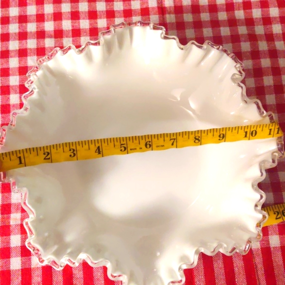 10” White Milk Glass Bowl With Clear Silvercrest Ruffled Edge Vintage! - Picture 1 of 7